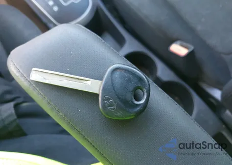 2013 Hyundai Accent Gs from USA, damaged, VIN KMHCT5AE1DU130214